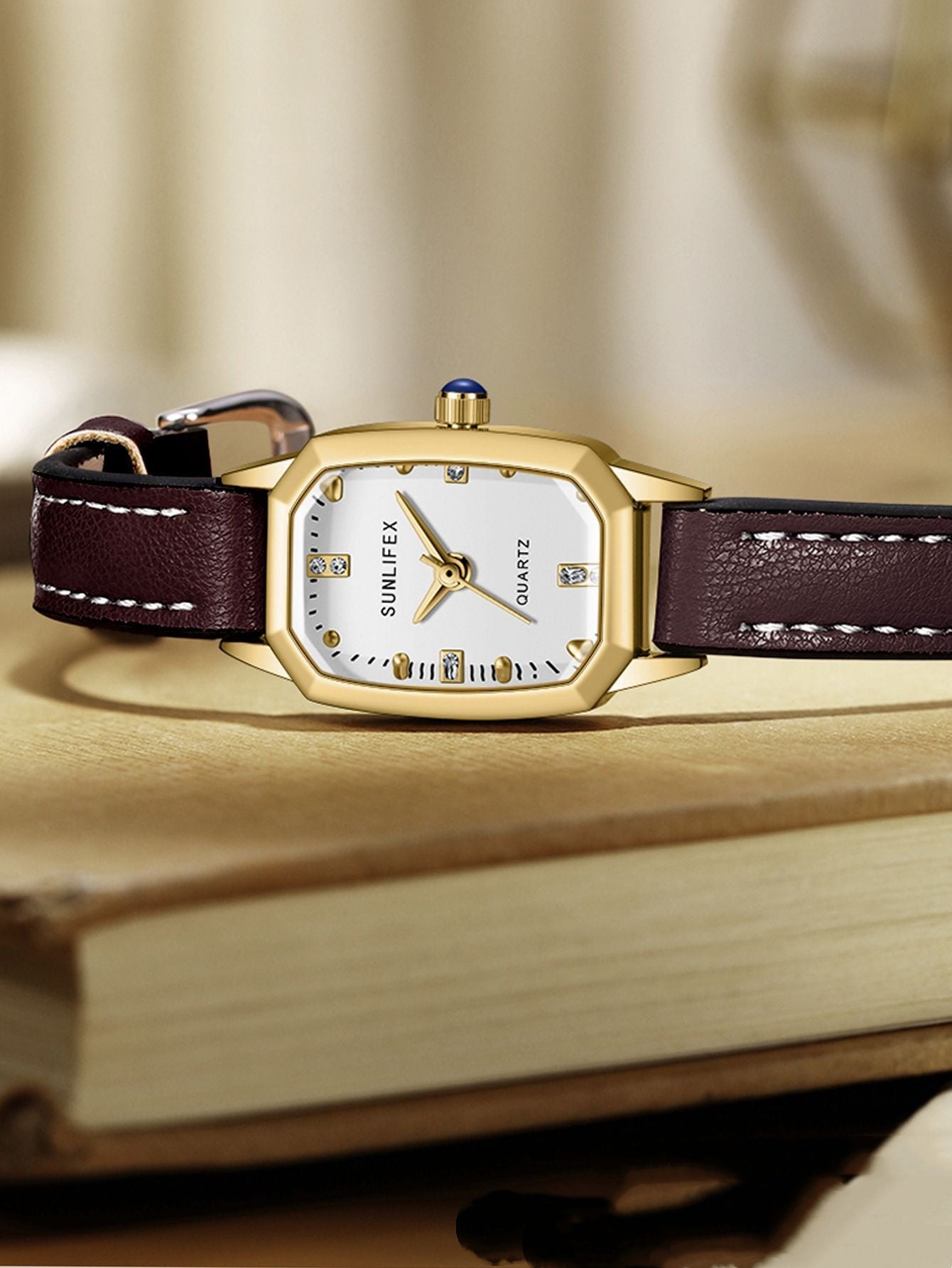 Versatile Watch For Everyday Wear And Commuting