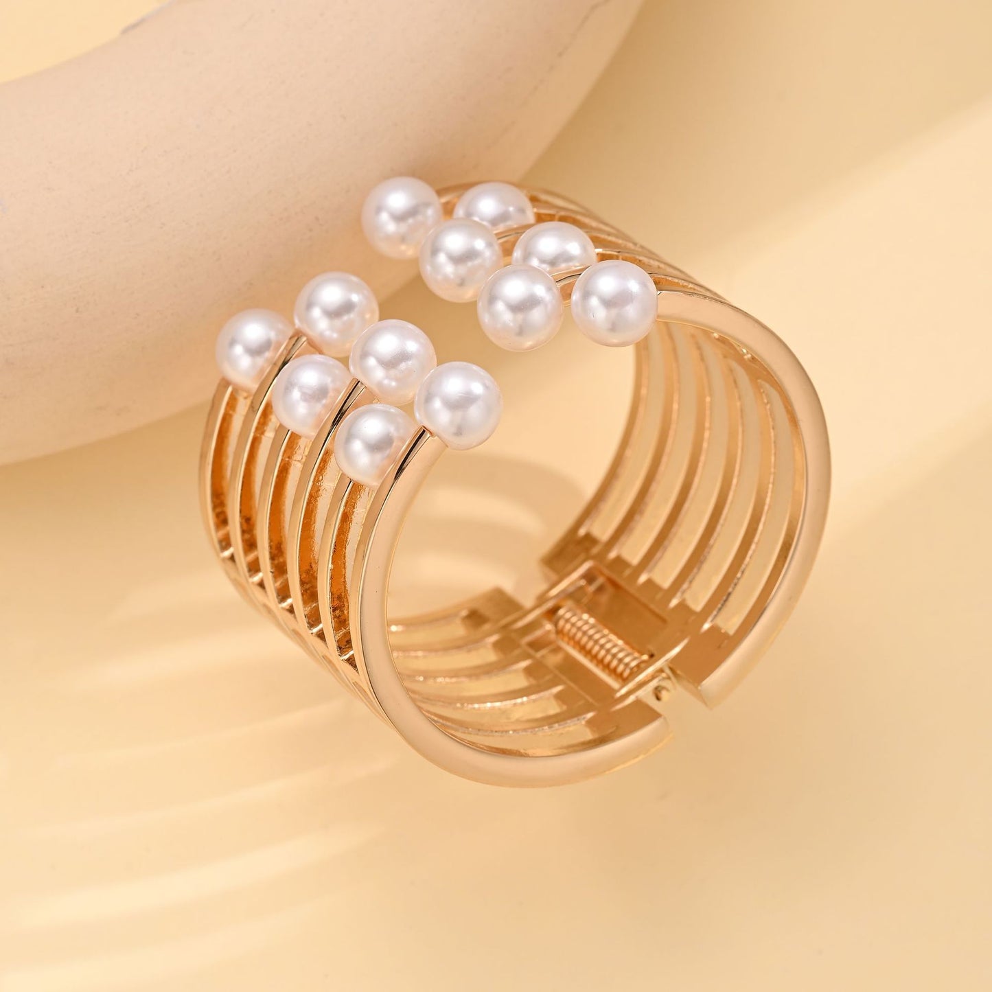 Alloy Fan-Shaped Symmetrical Pearl Bracelet For Women